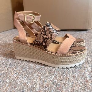 Crown Vintage platform sandals
